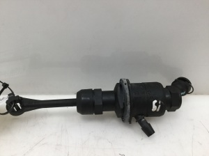 NISSAN Note E11 (2005–2014) Kupplungsgeberzylinder 306101U60A - 2