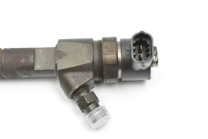  Fuel injector 