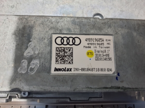 AUDI Q8 (2018–2026) Screen 4M8919605A - 3