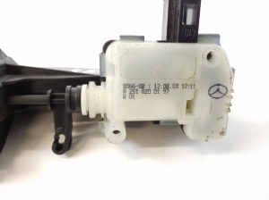 Mercedes Benz GL-Class 164 (2006–2012) Kütuse täiteava korgi lukustus A2518200197 - 3