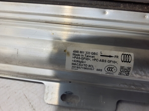 AUDI Q8 (2018–2026) Aizmugurējo sānu durvju saulessargs (aizkars) 4M8861333 - 2