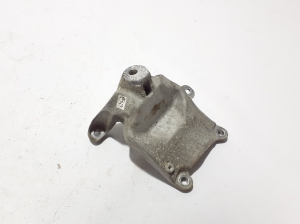   Motorhalter  - 8W0199308R 