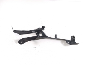 Porsche Panamera 970 (2009–2016) Front fender bracket 97061020200 - 3