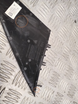 Tesla Model Y Y (2020–2026) Spiegeldreieck Verkleidung 160979100C - 3