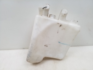 NISSAN Note E11 (2005–2014) Front washer fluid reservoir - 2