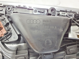 AUDI Q8 (2018–2026) Priekšējo durvju apšuvuma apdare 4M0837019B - 2