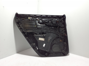 AUDI Q8 (2018–2026) Tagumise küljeukse polster 4M8867318 - 4