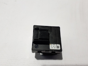 AUDI Q8 (2018–2026) Rear side door window switch 8W0959851F - 3