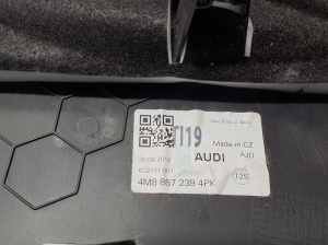 AUDI Q8 (2018–2026) Vidējā statņa iekšējā apdare 4M8867239 - 4