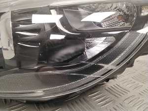 VOLVO V40 (2012–2019) Headlight 31283332 - 3
