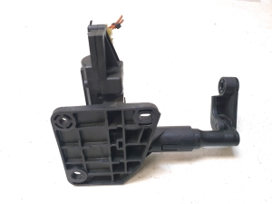 Chrysler Town Country IV (2000–2007) Rear quarter window opening motor 04717606AB - 4
