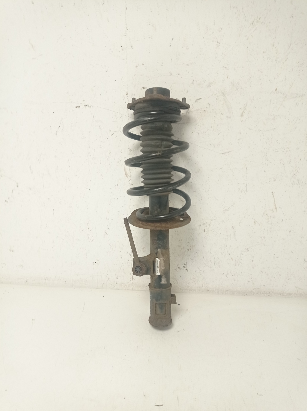 Kia Sportage (2010–2016) Front shock absorber 546603U000
