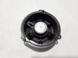 AUDI Q8 (2018–2026) Rear side door speaker 4M8035411A - 3