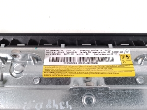 Mercedes Benz CLA-Class W117 (2013–2019) Põlveturvapadi A1178600402 - 4