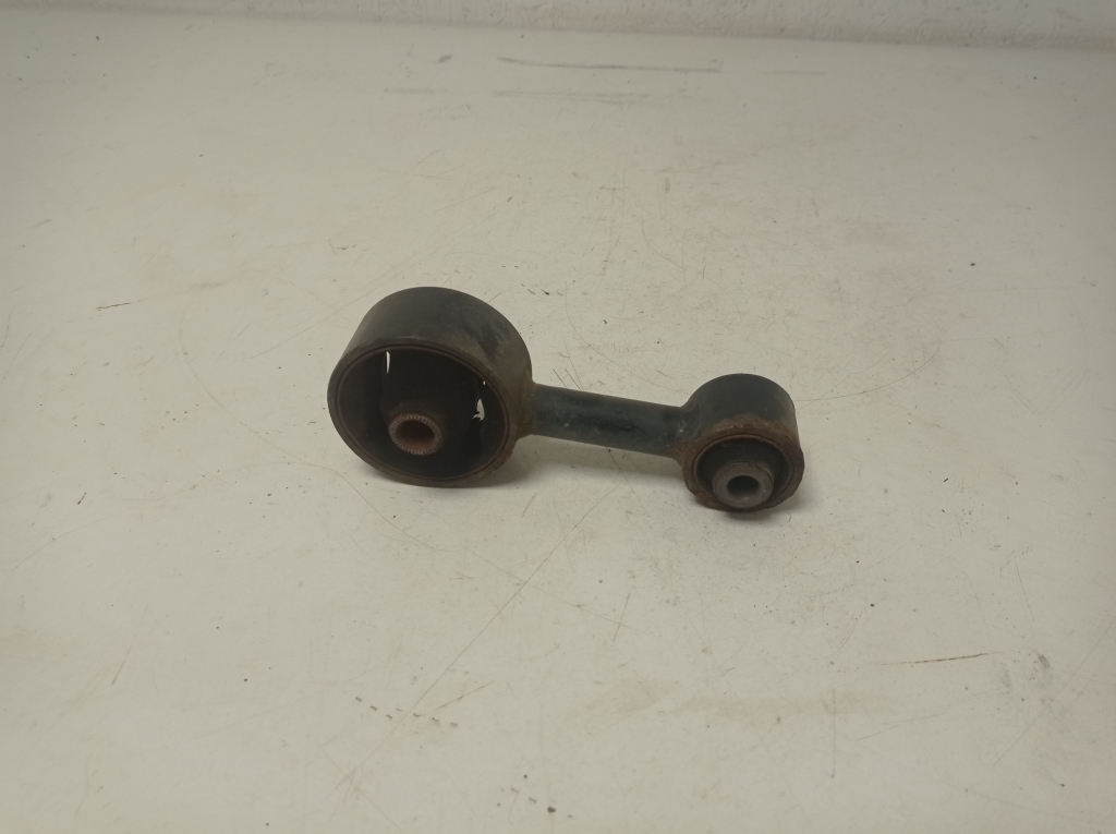 Kia Sportage (2010–2016) Engine mount