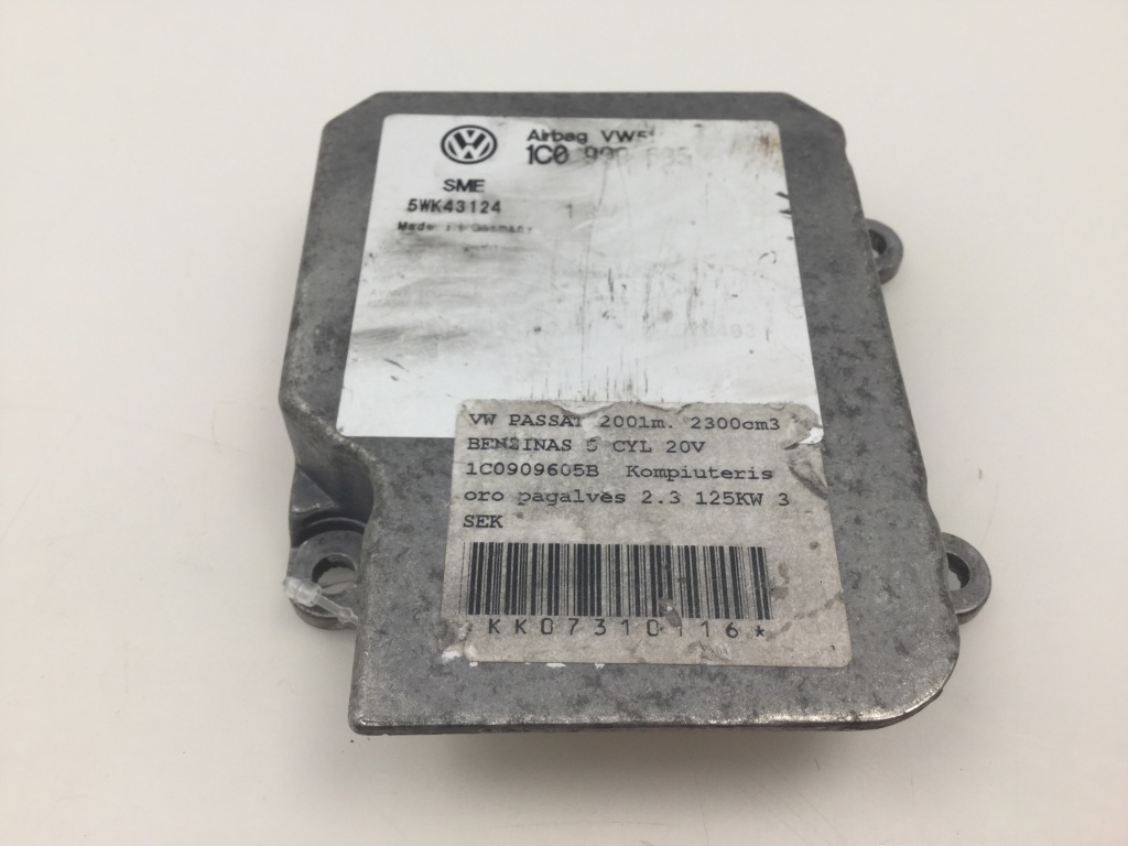 Used Volkswagen Passat Airbag module 1C0909605B