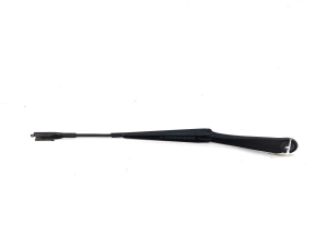 Mercedes Benz CLA-Class W117 (2013–2019) Esiklaasi puhasti hoob A1768200044 - 3