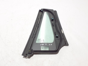 VOLVO V60 (2018–2026) Tagumise külgukse kolmnurkklaas 31442969 - 4