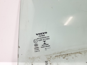 VOLVO V60 (2018–2026) Aizmugurējo sānu durvju stikls 31468122 - 2