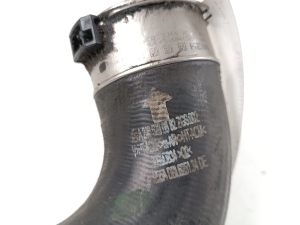 Mercedes Benz CLA-Class W117 (2013–2019) Vahejahuti voolik A2465280682 - 2