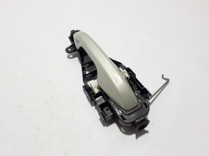 VOLVO V60 (2018–2026) Front door external opening handle and its details - 3
