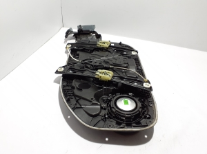 VOLVO V60 (2018–2026) Front door window regulator 31462704 - 3