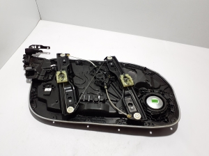 VOLVO V60 (2018–2026) Front door window regulator 31462705 - 3