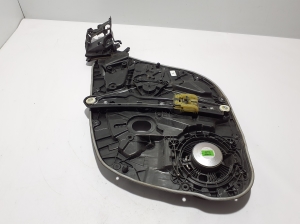 VOLVO V60 (2018–2026) Rear side door window regulator 31462706 - 4