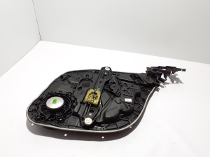 VOLVO V60 (2018–2026) Rear side door window regulator 31462706 - 5