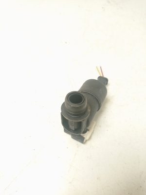 Citroen C3 (2016–2026) Front windshield washer pump 9641553880 - 4
