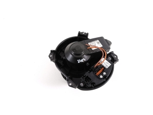 Mercedes Benz CLA-Class W117 (2013–2019) Salongi puhuri mootor A2469064200 - 3