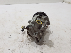 VOLVO V60 (2018–2026) A/C compressor 31497908 - 4