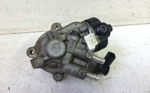 Skoda Octavia III (2013–2019) Kraftstoffpumpe 0445010537 - 3