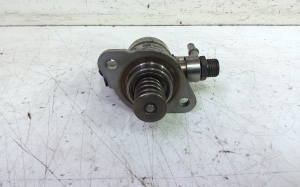 Pompe à carburant - 06Q127A01