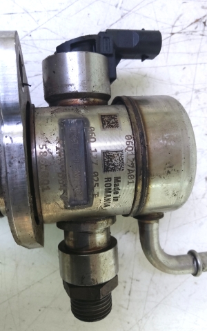 AUDI A6 C8 (2018–2025) Kütusepump 06Q127A01 - 2