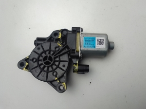 Hinterer Seitentür-Fensterhebermotor - 83450F1000