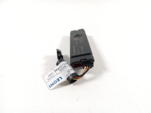 Mercedes Benz CLA-Class W117 (2013–2019) Antenni võimendi A1668200789 - 2