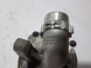 VOLVO V60 (2018–2026) Veepump 32252284 - 3