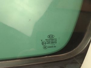 Kia Sportage (2016–2021) Aizmugurējo sānu durvju trīsstūrveida stikls 43R006723 - 2