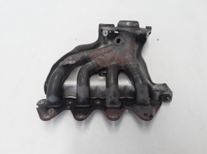  Exhaust manifold 