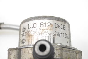 Volkswagen Passat B7 (2010–2014) Vaakumpump 1J0612181B - 4