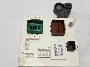 VOLVO V60 (2018–2026) UCH plokk 32217422 - 2