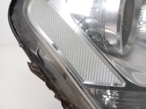  Priekinis žibintas ir jo detalės 