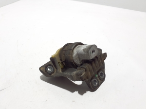 VOLVO V60 (2018–2026) Engine mount 32137496 - 4
