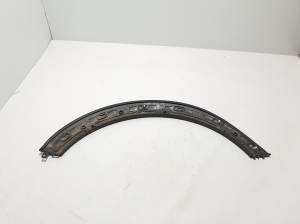 VOLVO V60 (2018–2026) Tagumise poritiiva liist 31463765 - 3