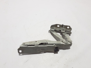 VOLVO V60 (2018–2026) Hood hinge 32277086 - 4