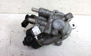 Volkswagen Caddy IV (2015–2020) Kütusepump 04L130755E - 2