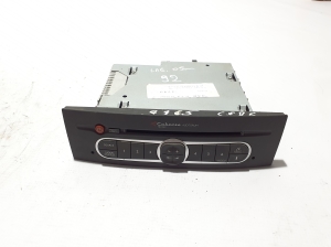 Radio / CD-Player / DVD-Player / Navigation - 8200483749