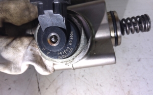 Volkswagen Touran I (2003–2010) Fuel pump HFS853A04 - 3