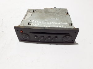 Radio (head unit) - 8200367486